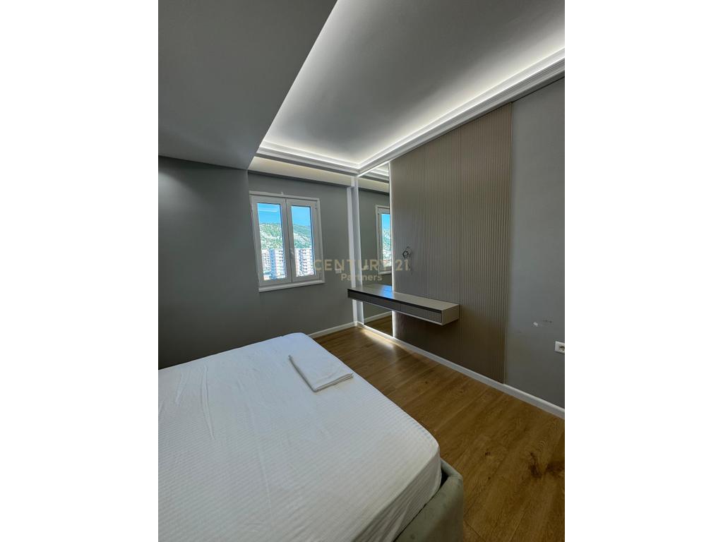 Shesim apartament 2+1+2+post parkimi ne vlore !