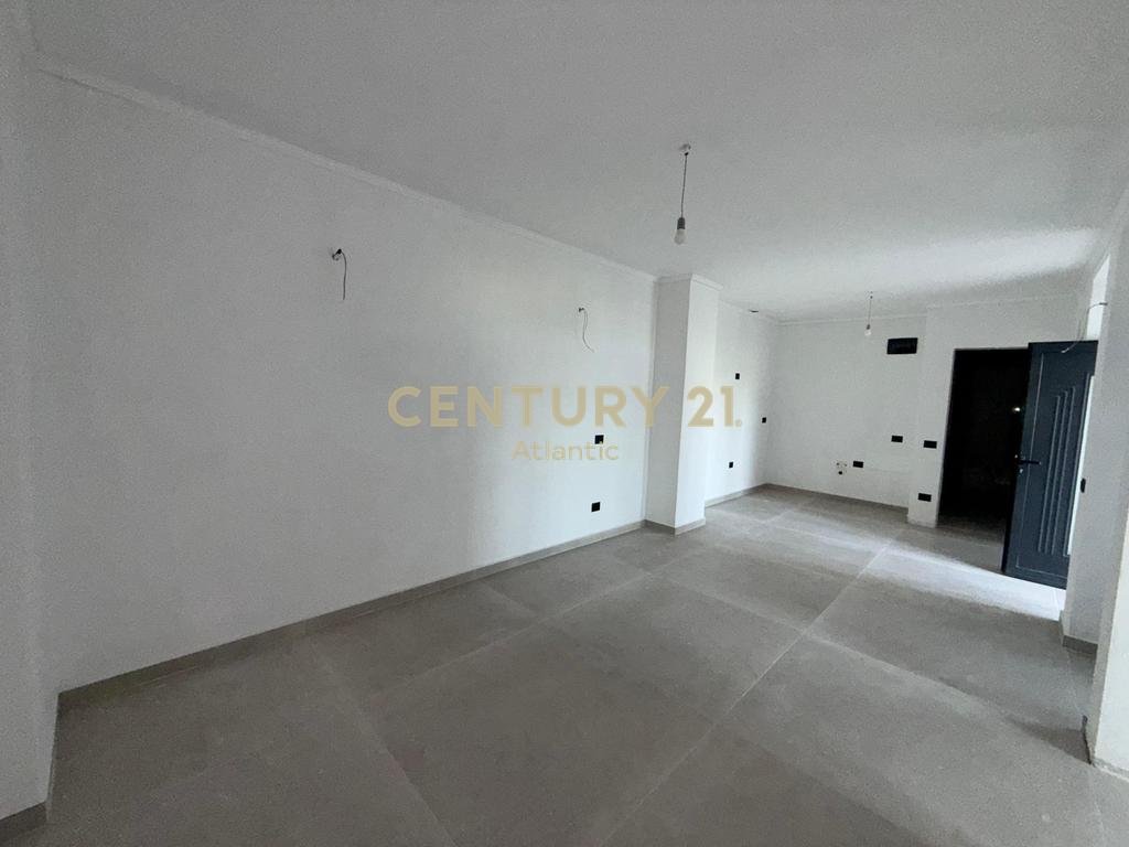 Okazionn shitet apartament 2+1 ne golem!