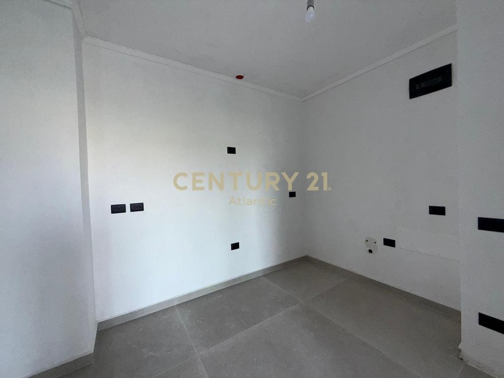 Okazionn shitet apartament 2+1 ne golem!