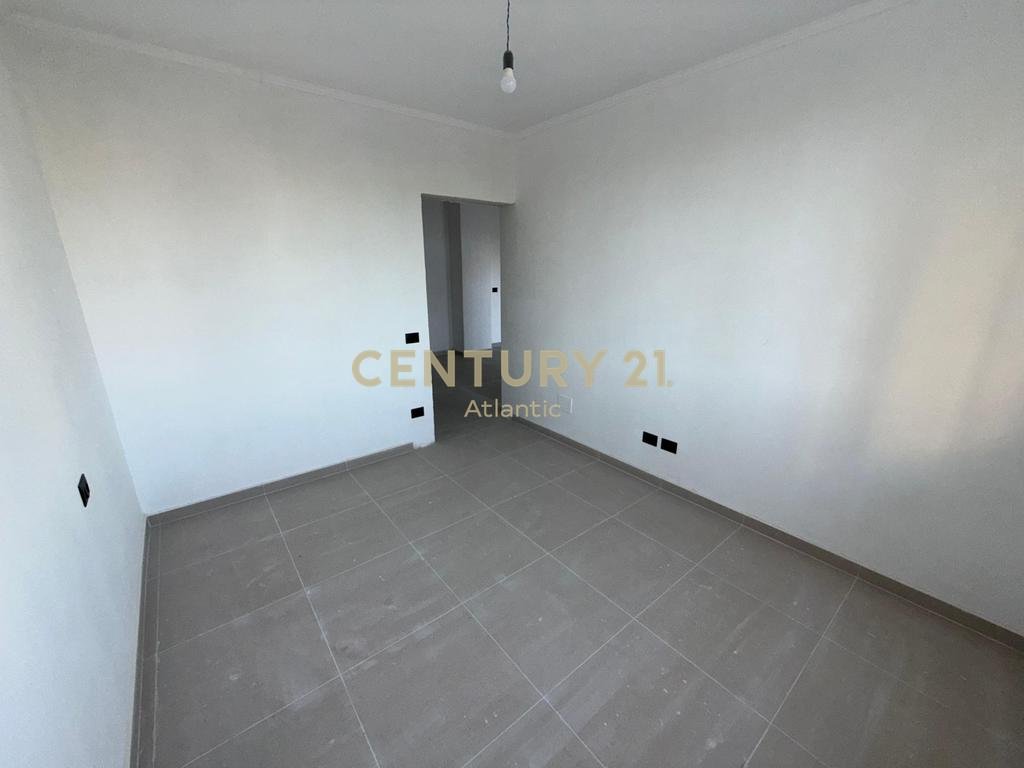 Okazionn shitet apartament 2+1 ne golem!