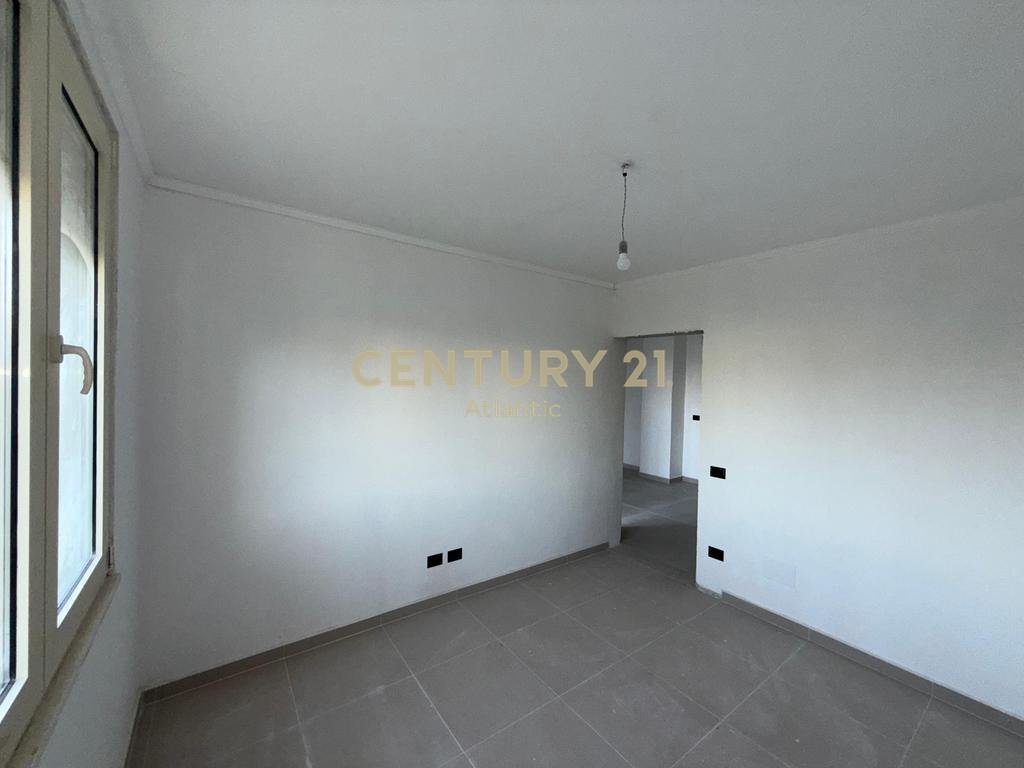 Okazionn shitet apartament 2+1 ne golem!