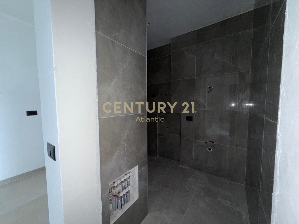 Okazionn shitet apartament 2+1 ne golem!