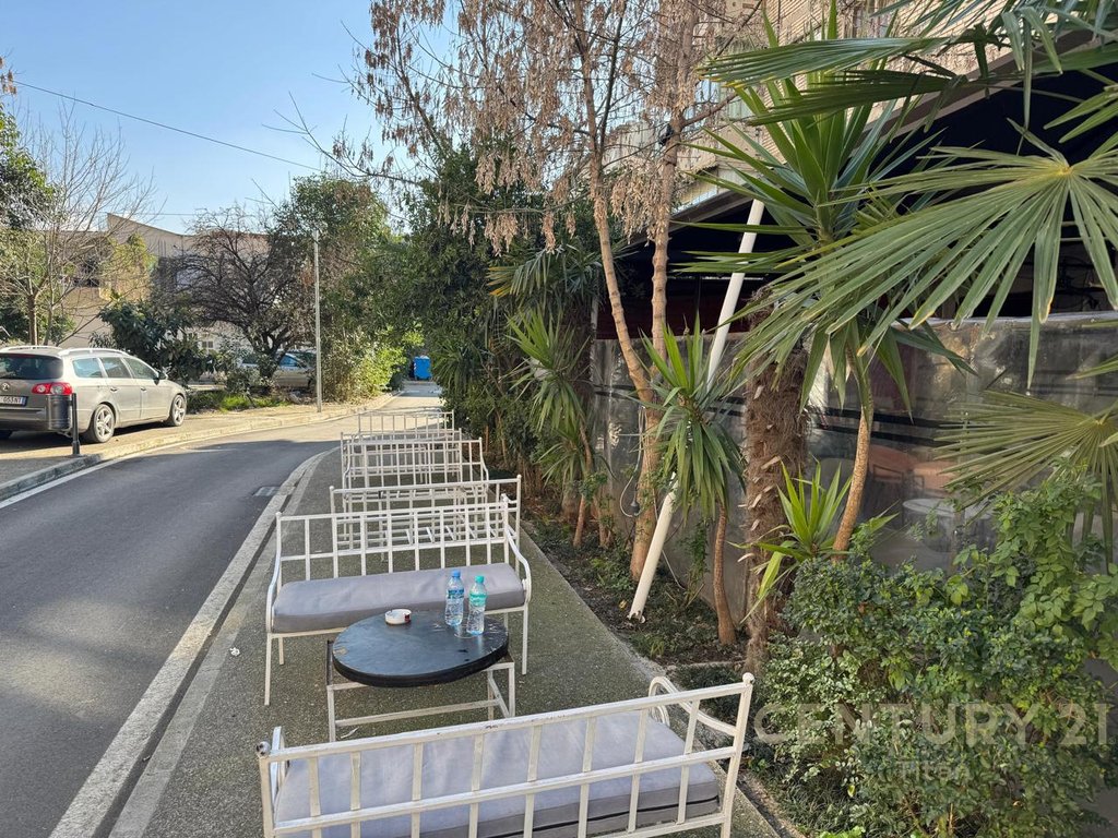 Espacio comercial en venta en laprake!