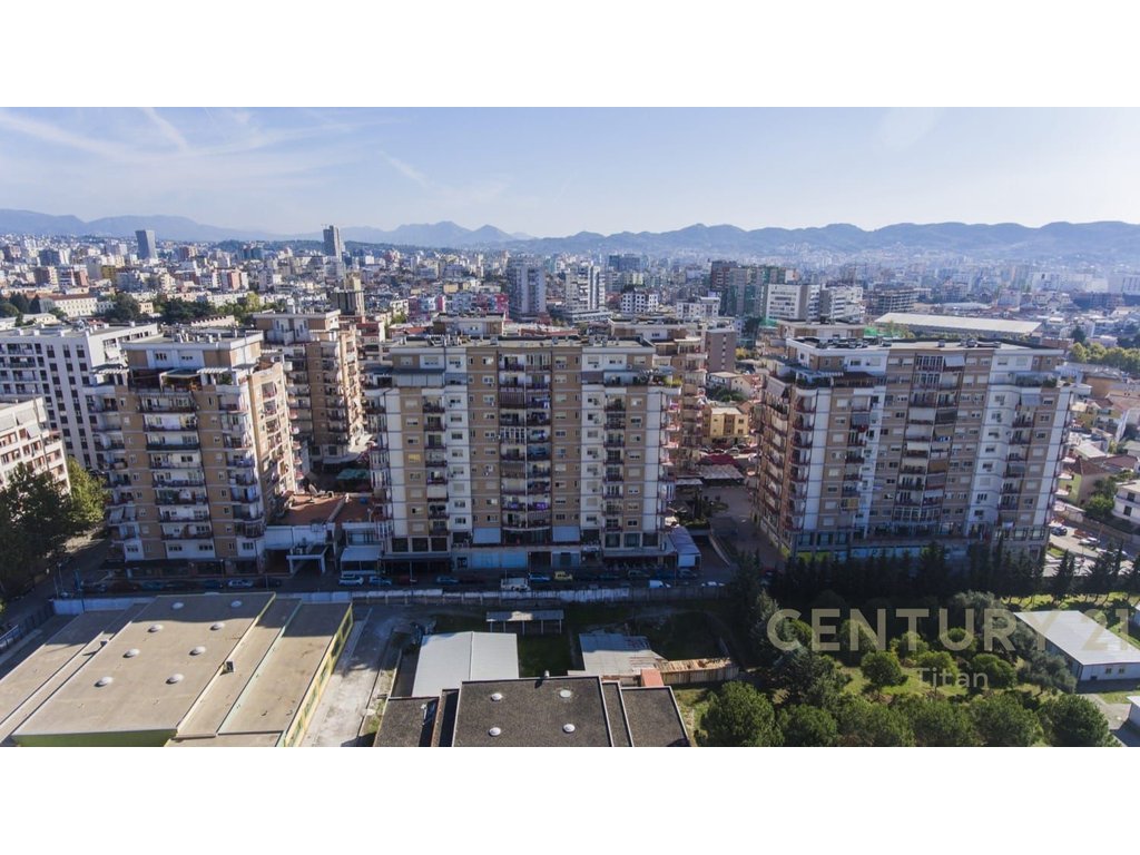 Espacio comercial en venta en laprake!