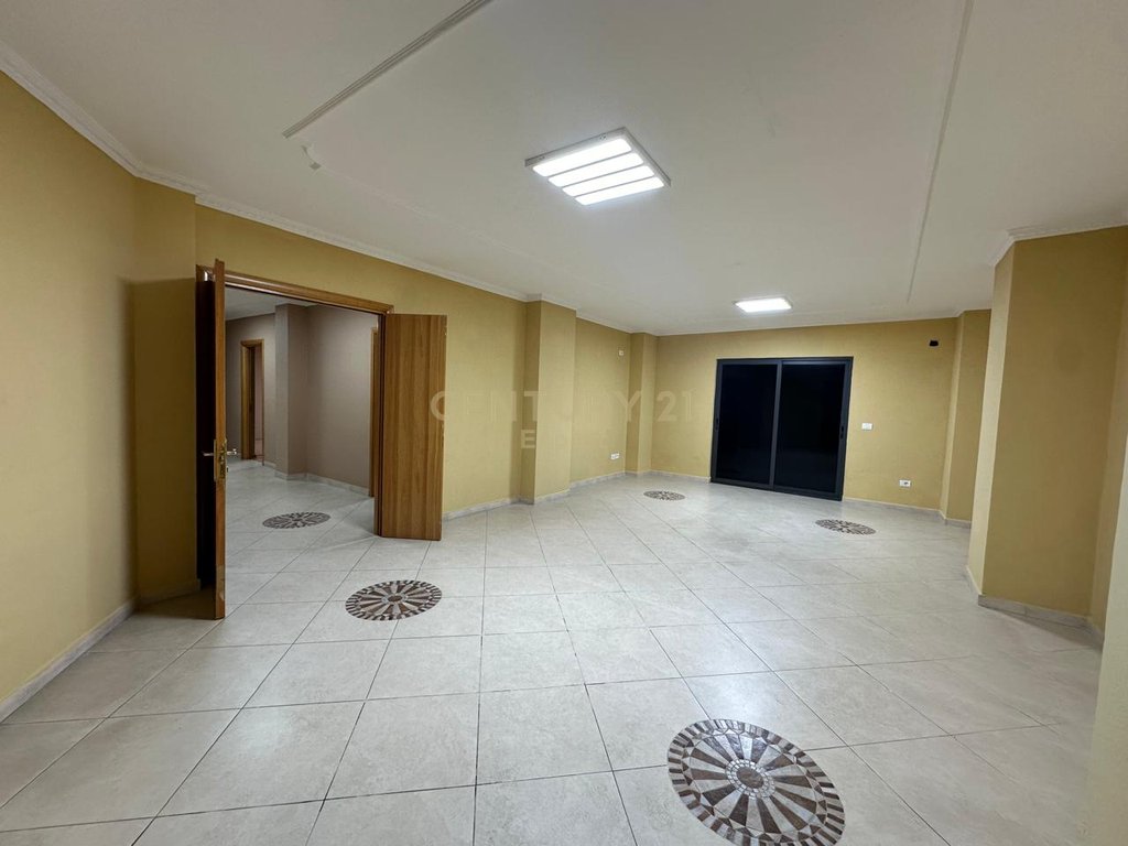 Gewerbefläche zur miete in der durres-straße (6)