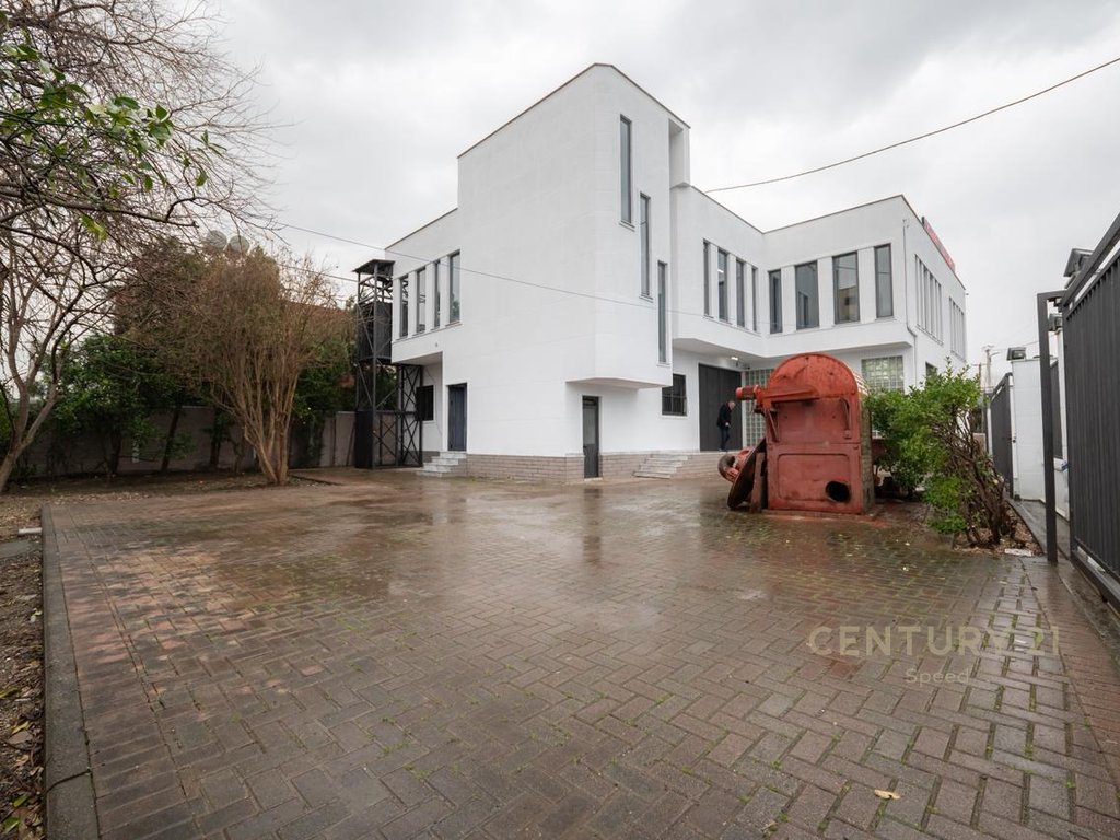 Negozio in vendita a shkozet, 1332 m²!