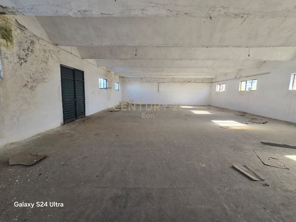 Negozio in vendita a shkozet, 1332 m²!