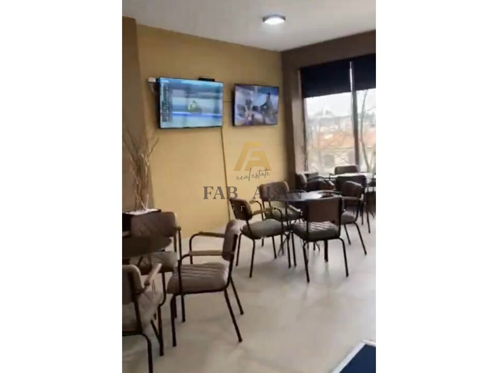 Lokal per shitje ne plazh!