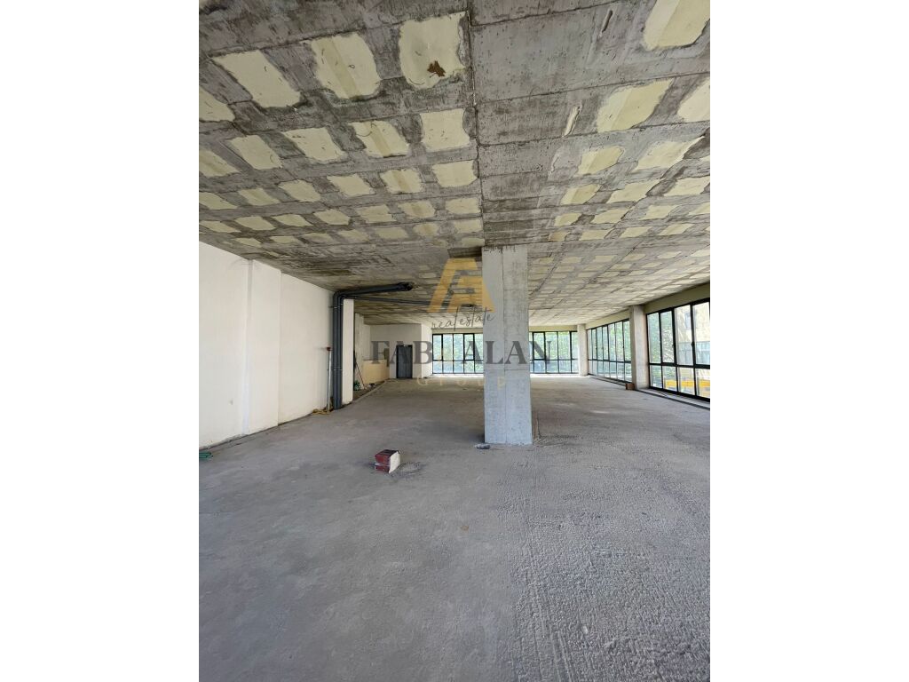 Espacio abierto ambiente en venta en kamez!