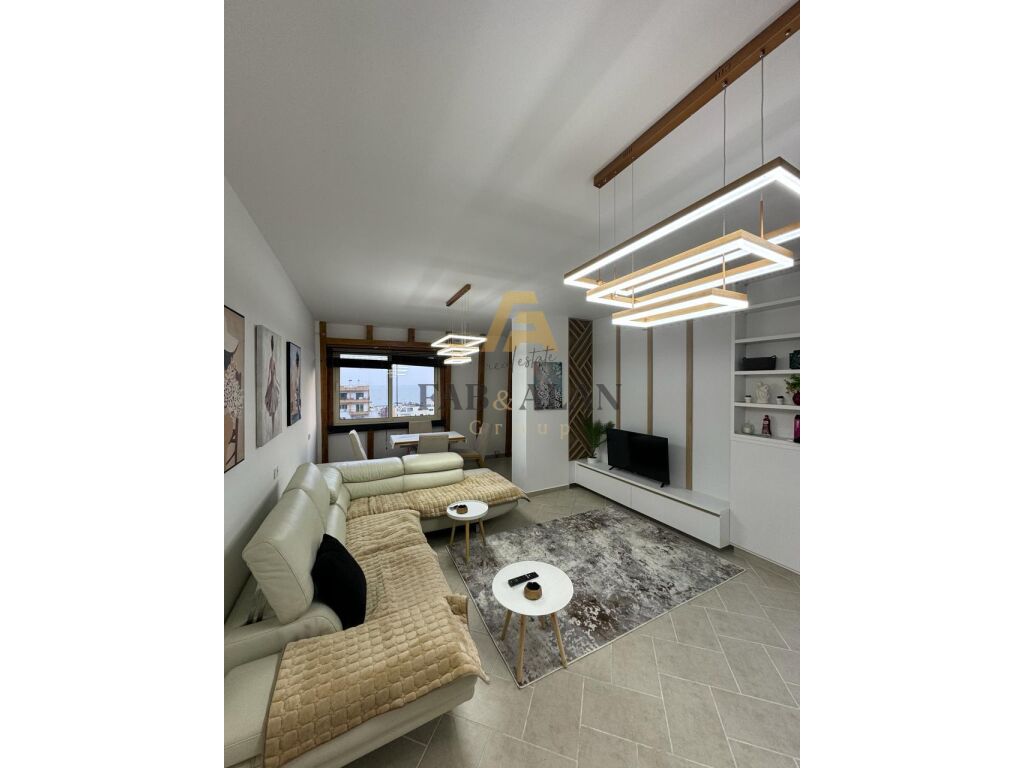 Apartament 2+1 super lux për shitje tek currilat!