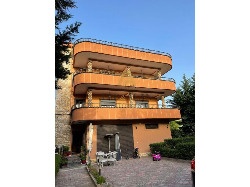 Villa for sale on dibra street!