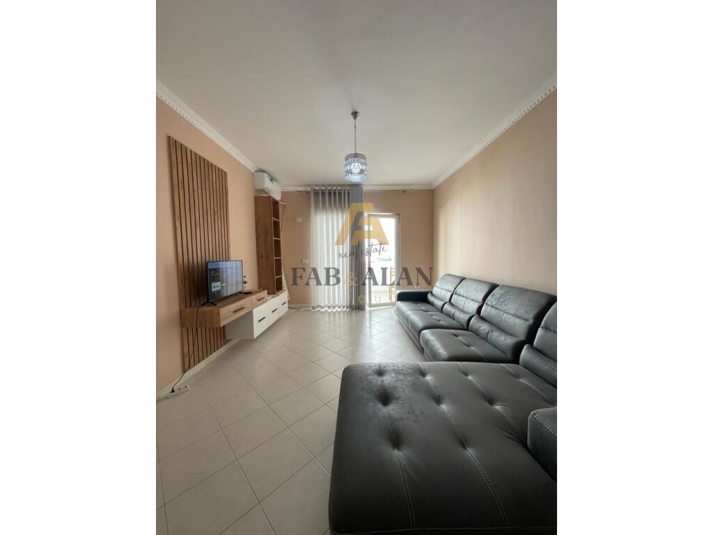 Apartament 1+1 per shitje me pamje nga deti + garazh ne qerret!