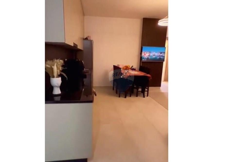 Apartamento para alugar, tipologia 1+1, na praia, perto da roda vermelha.
