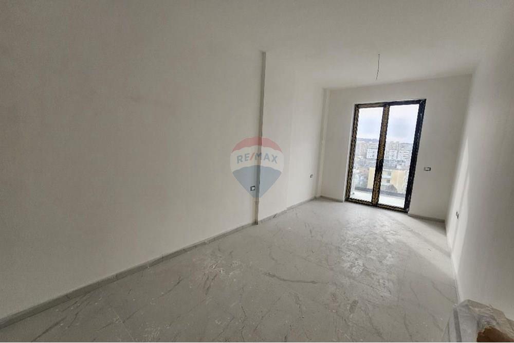 Eagle residence oferece uma construção moderna e integrada em uma área em desenvolvimento de Tirana, com trabalhos de qualidade e espaços amplos. (5)