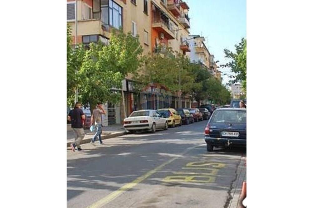 Shitet dyqan 93.3 metra katror tek mine peza. (2)