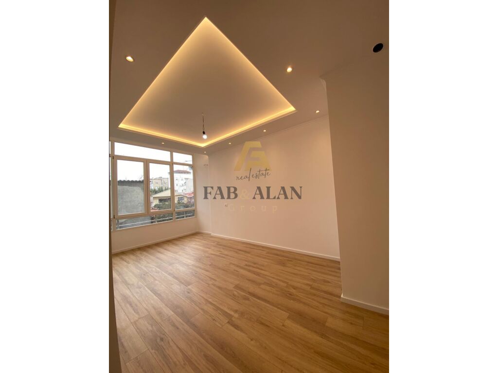 Apartament 2+1 per shitje ne xhamllik!