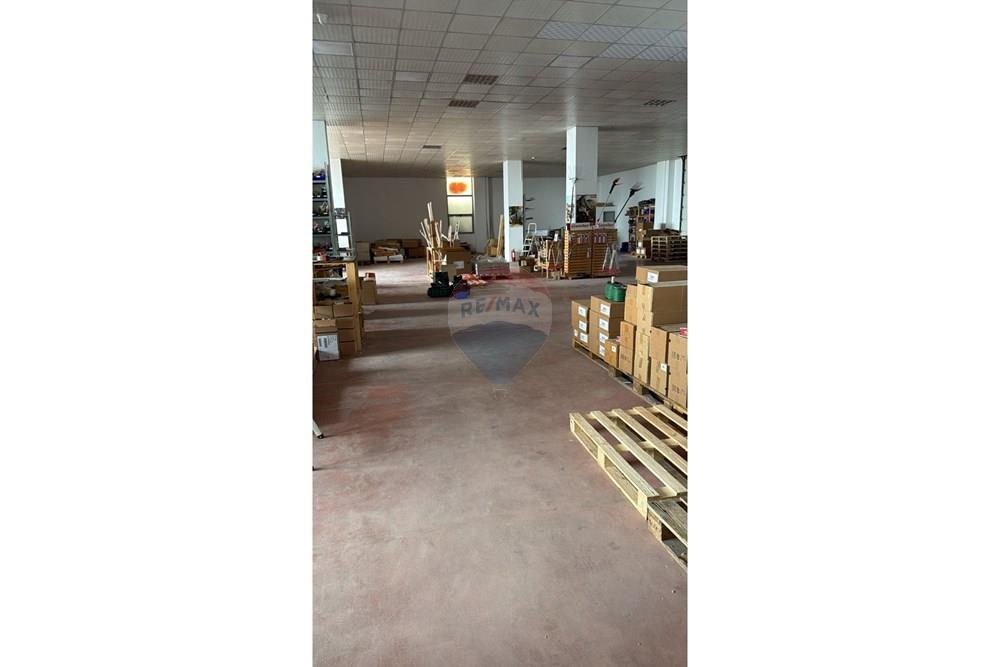 Para alugar armazém / loja