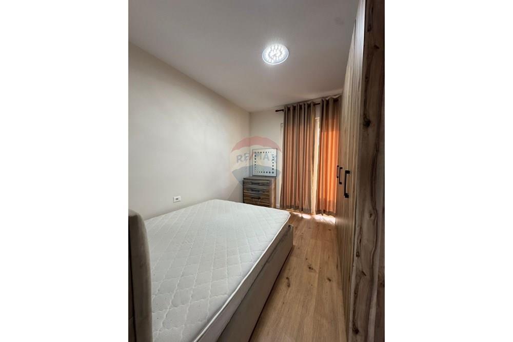 En el super complejo grand galery en Yzberisht, ofrecemos en alquiler un apartamento 1+1. (5)