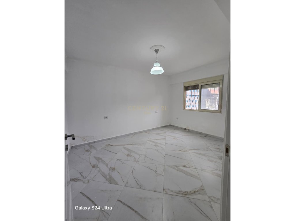 1+1 apartment for rent in downtown Durrës! (3)