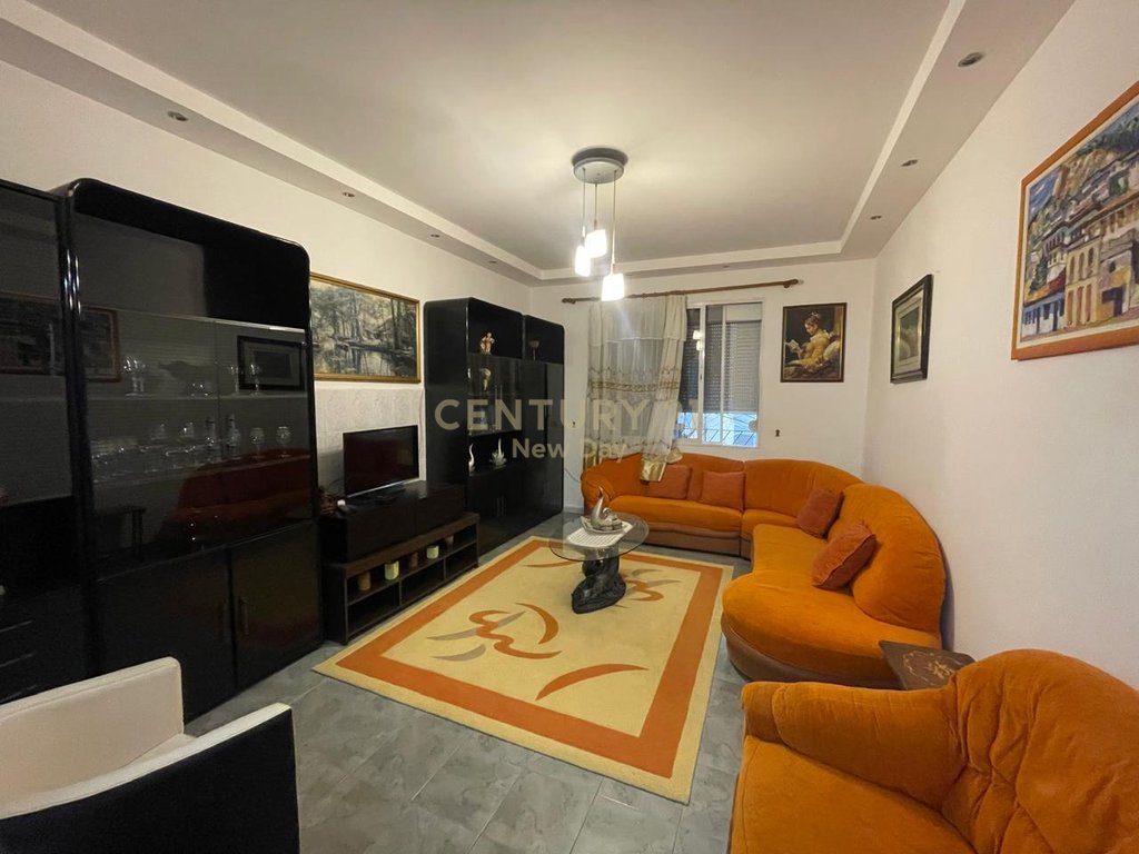 1+1 apartment for rent in downtown Durrës! (8)