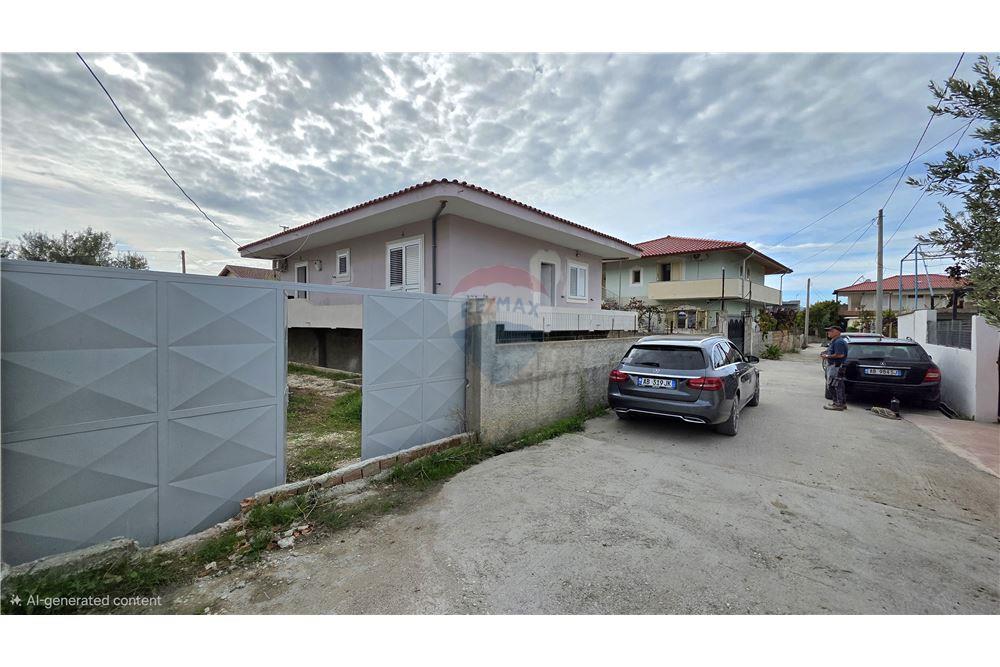 Privates haus zum verkauf in der nähe der ehemaligen ziegelfabrik, Vlorë (2)