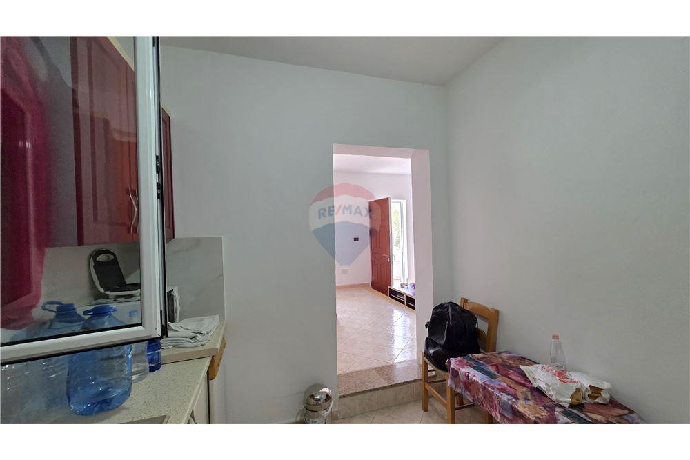 Privates haus zum verkauf in der nähe der ehemaligen ziegelfabrik, Vlorë