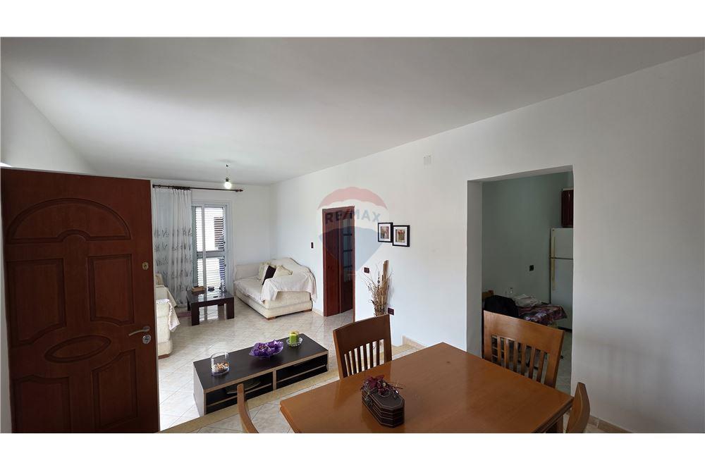 Privates haus zum verkauf in der nähe der ehemaligen ziegelfabrik, Vlorë