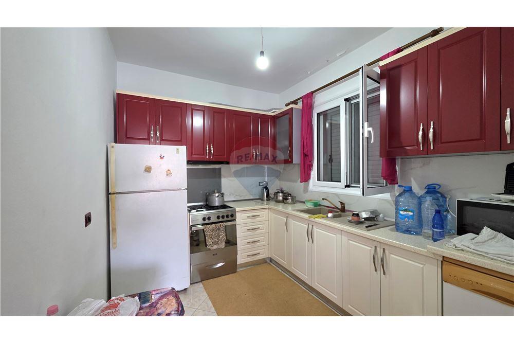 Privates haus zum verkauf in der nähe der ehemaligen ziegelfabrik, Vlorë