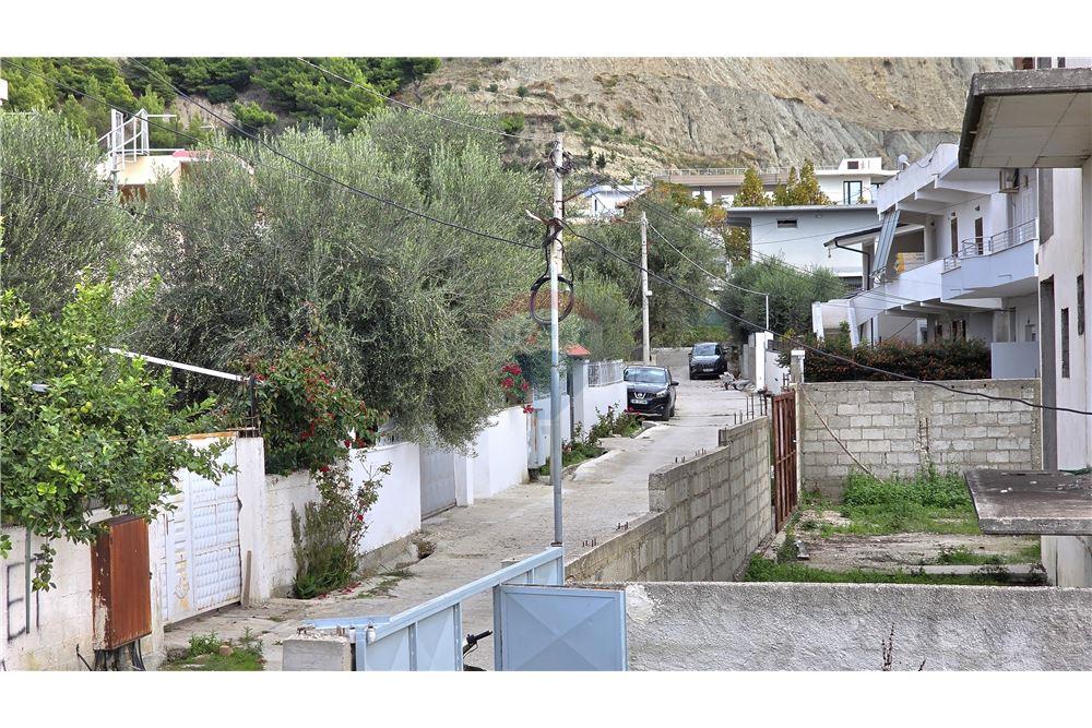 Privates haus zum verkauf in der nähe der ehemaligen ziegelfabrik, Vlorë (8)