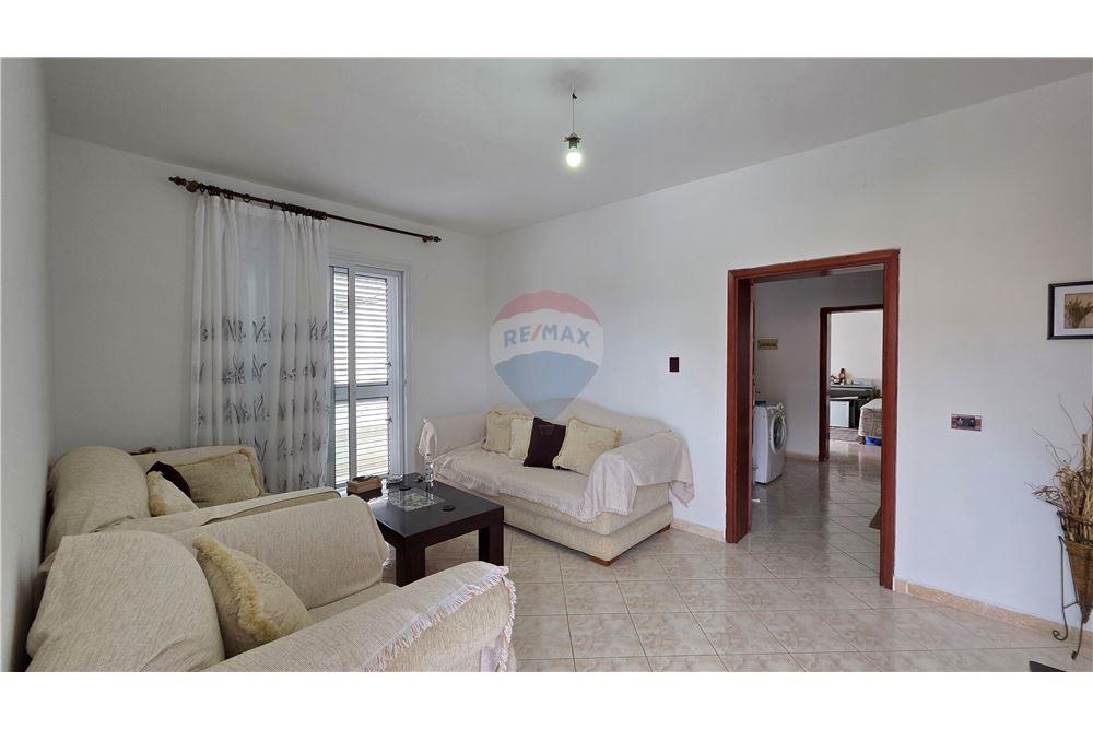 Privates haus zum verkauf in der nähe der ehemaligen ziegelfabrik, Vlorë