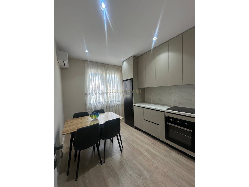 Appartement 2+1 à louer près de zogu i zi !!