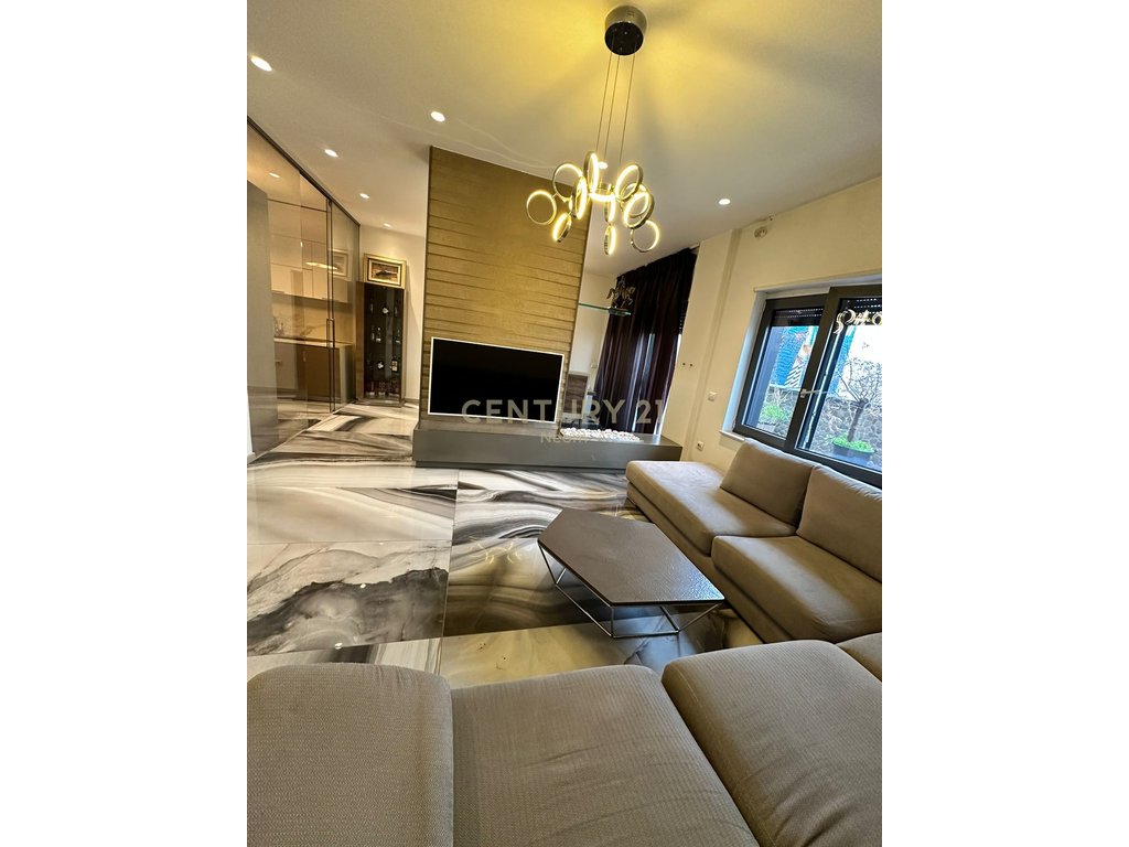 Appartement 2+1 à louer près de zogu i zi !!