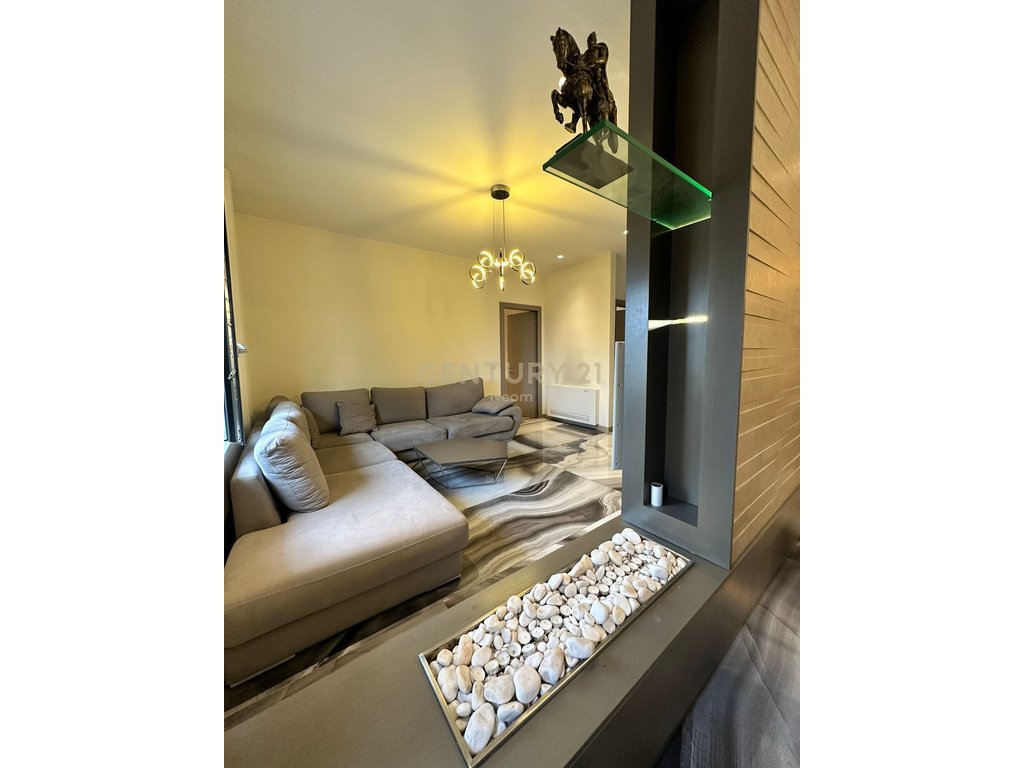 Appartement 2+1 à louer près de zogu i zi !!