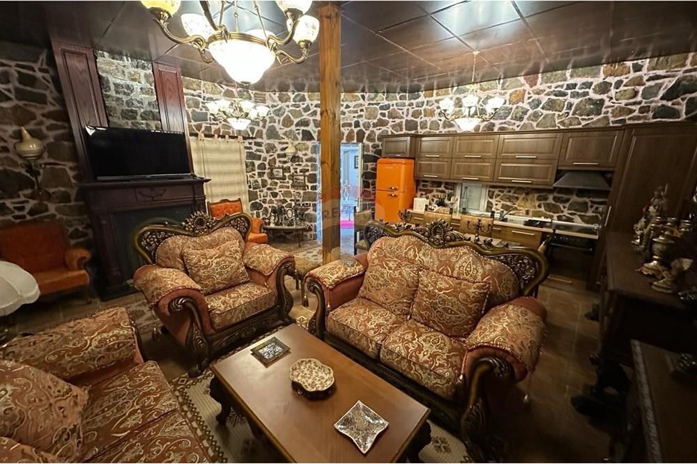 Unique villa for sale by lake Pogradec, in lin (6)