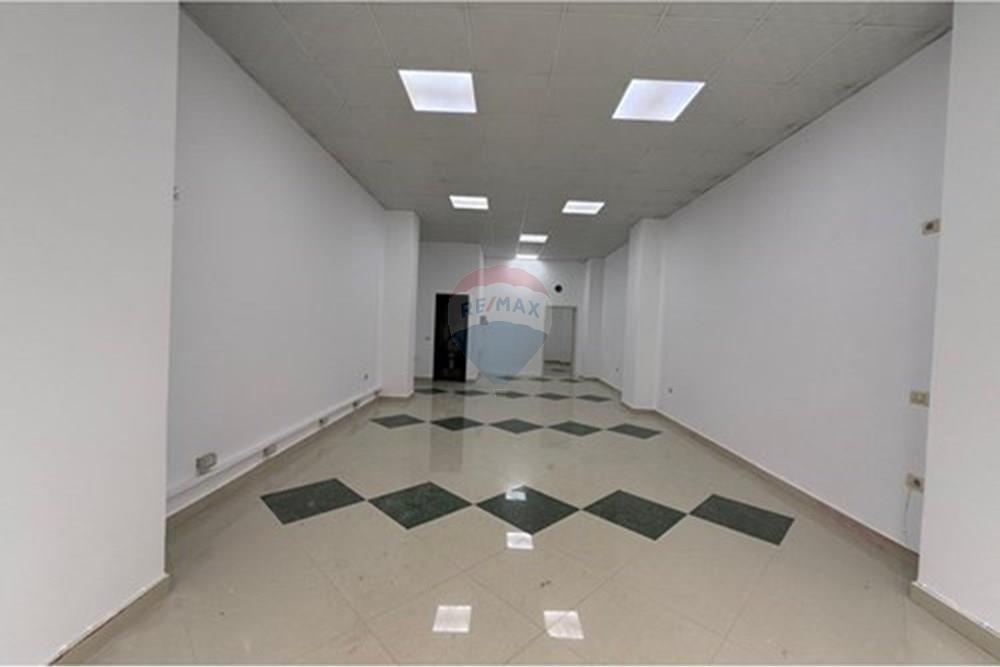 Ambienti located in Astir. (3)