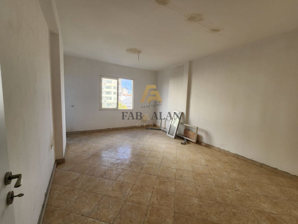 Apartamento 1+1 en venta cerca del estadio en durres!