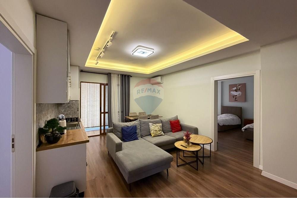 Vila gold, Tirana (2)