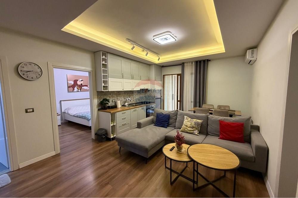 Vila gold, Tirana (4)