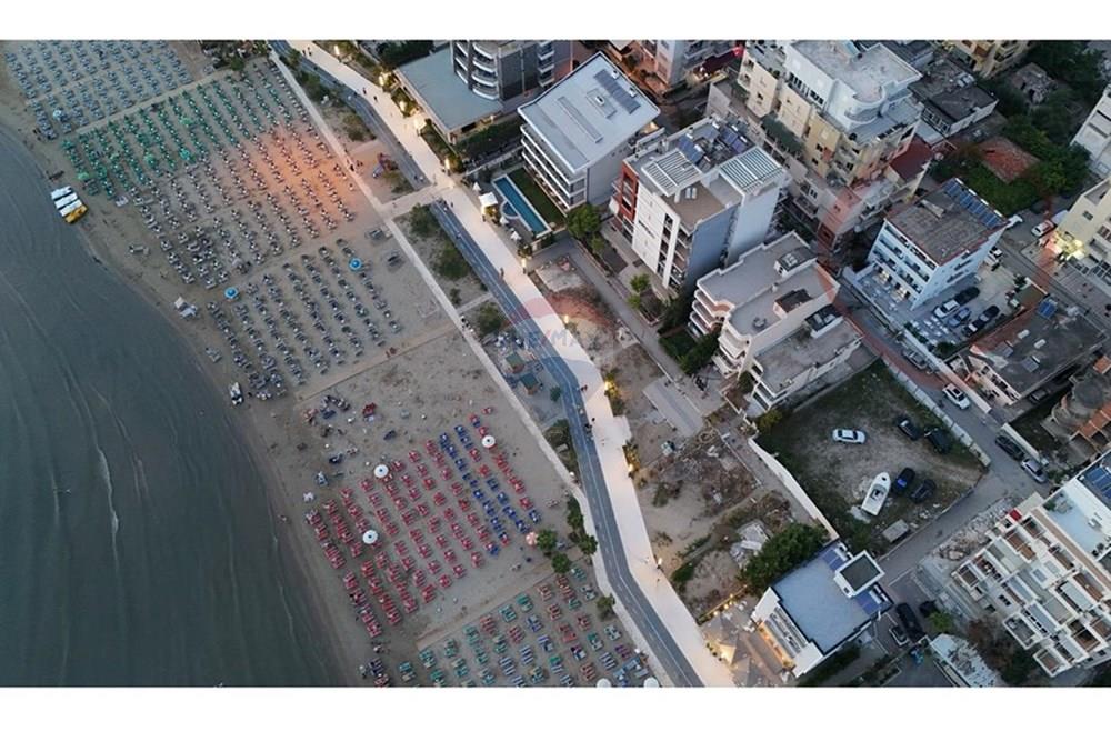 Hotel ubicado en la calle venecia, cerca del muelle iliria, en la playa de Durrës.