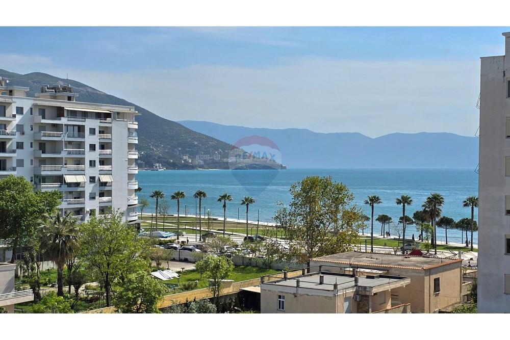 Okazion i rrallë në lungomare apartament me pamje nga deti!