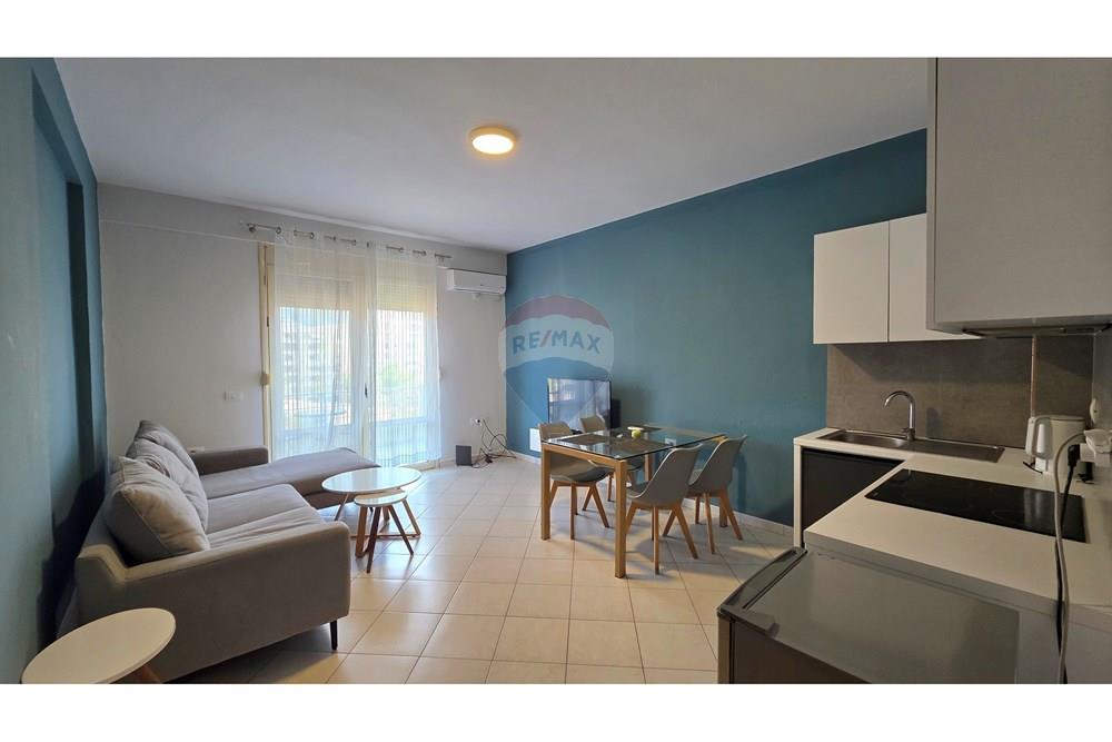 Okazion i rrallë në lungomare apartament me pamje nga deti! (2)