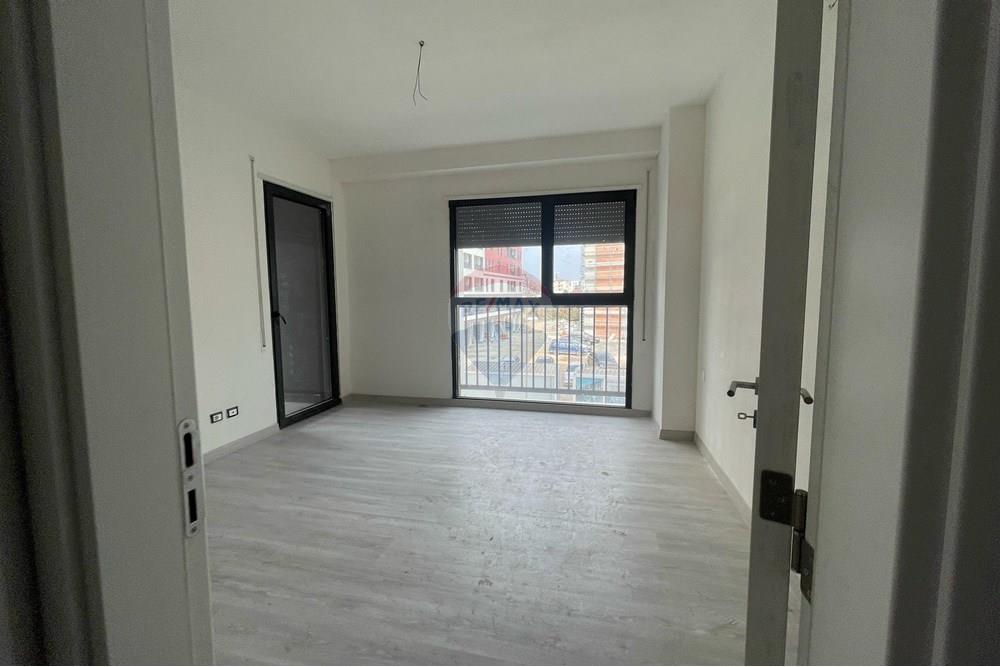 Apartamento en venta 3+1+2 en bulevardi i ri!!