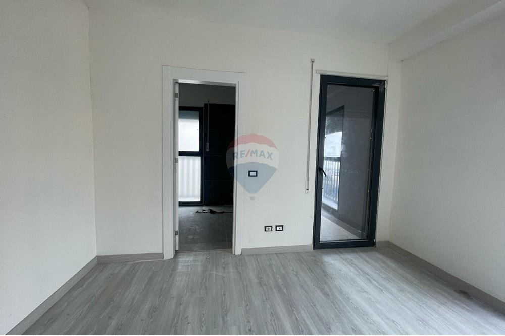 Apartamento en venta 3+1+2 en bulevardi i ri!!