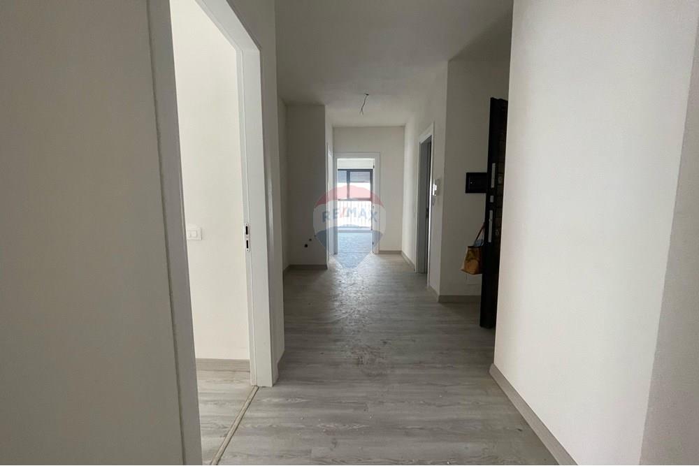 Apartamento en venta 3+1+2 en bulevardi i ri!!