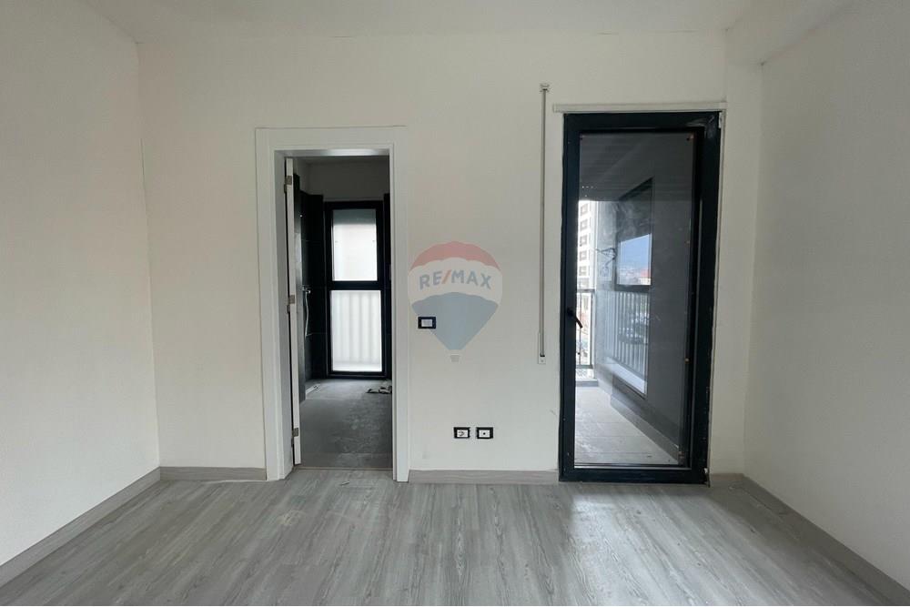 Apartamento en venta 3+1+2 en bulevardi i ri!!