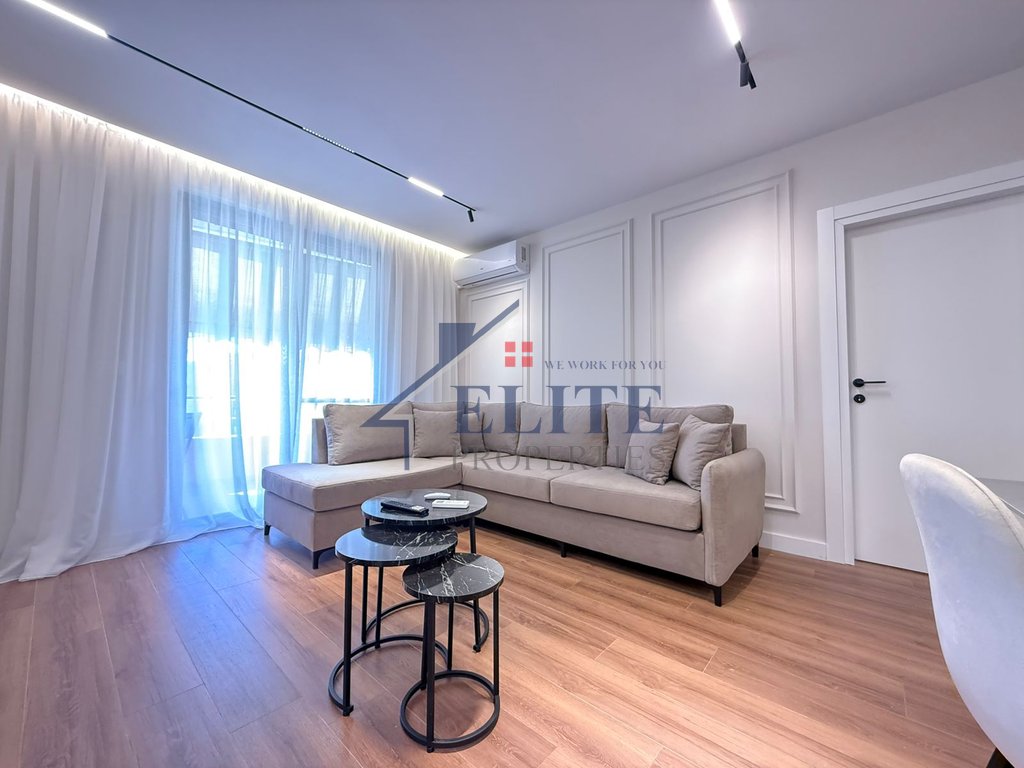 Pazari i ri, apartament 2+1 me qira