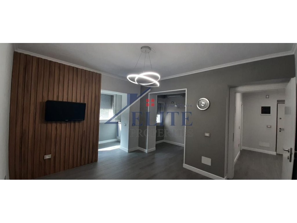 Shkolla e kuqe, apartamento 1+1 para alugar