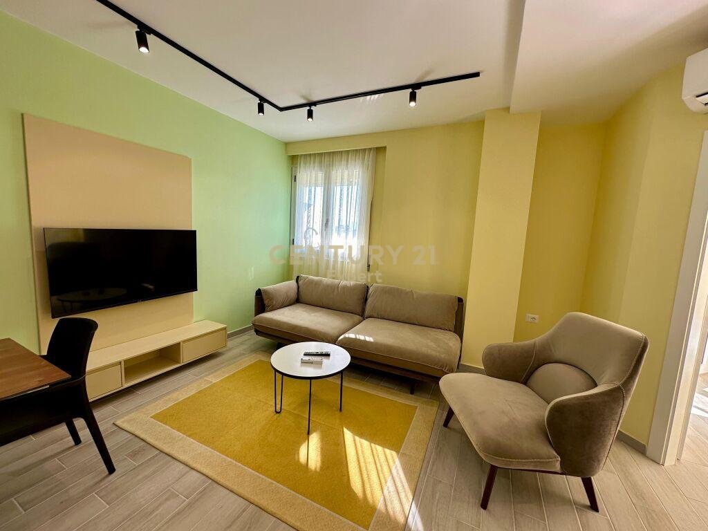 Apartamento 1+1 com estacionamento para alugar em lungomare