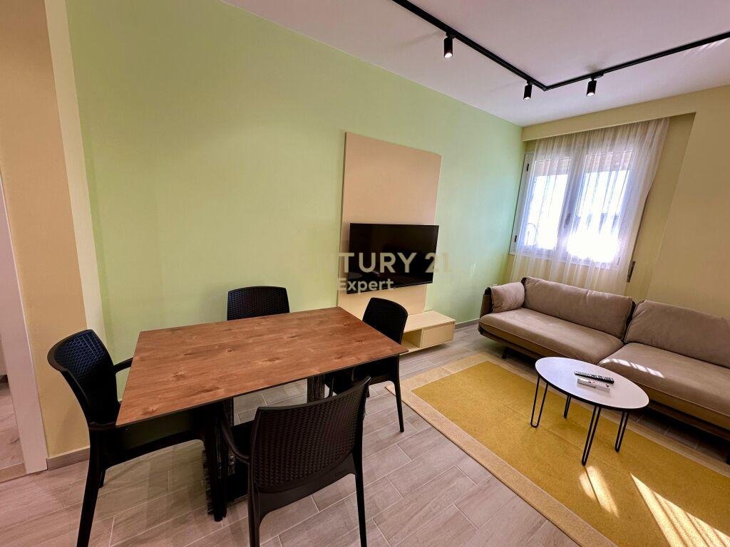 Apartamento 1+1 com estacionamento para alugar em lungomare