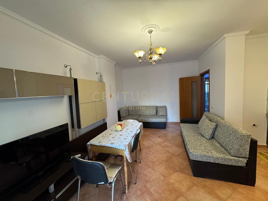 Apartamento 1+1 com estacionamento para alugar em lungomare